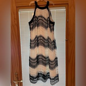 Black and White Wavy a line Dress Dora Landa Size Medium
